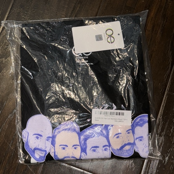 🏳️‍🌈 NWT! QE Unisex Cast Members Tshirt - Picture 6 of 6